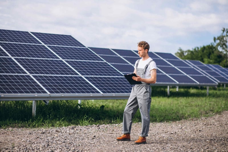 Kosten der PV-Freiflächenanlage: Womit Sie kalkulieren müssen